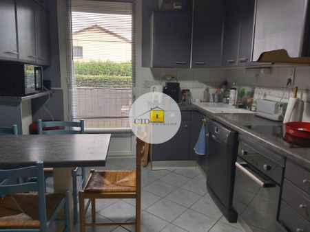 Location Appartement 4 pièces 83m² ST PRIEST 69800 - Photo 5