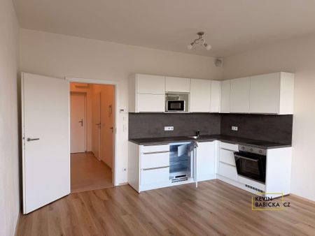 Pronájem bytu 1+kk 30 m2 - Fotografie 4