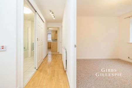 2 bedroom flat to rent - Photo 4