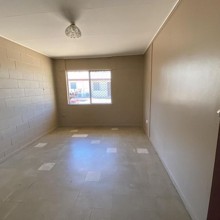 Neat One Bedroom Unit - Photo 4