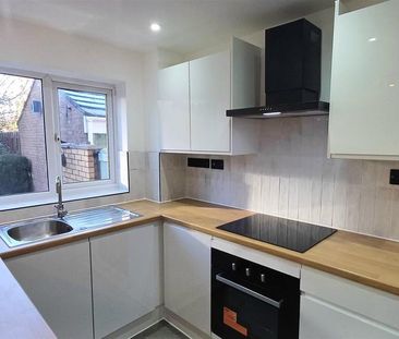 3 bedroom detached house to rent - Photo 5