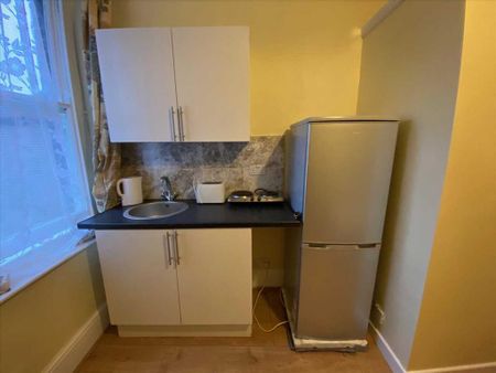 Studio to rent - Photo 5