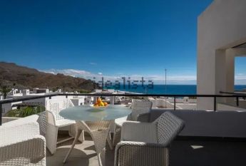 Alquiler de ático en Calle Califato, 5