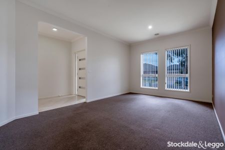 Comfortable Family Home... - Photo 2