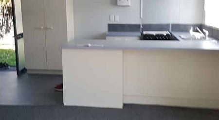 Charming 3BR New Lynn Retreat! - Photo 3