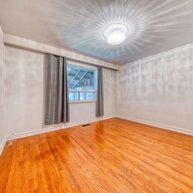 For Lease - 8 Brantwood Drive Unit# Main, Toronto, Ontario - Photo 1