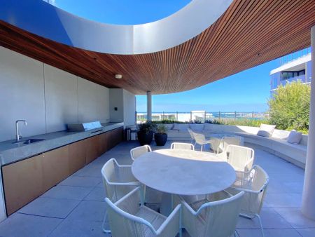 “Live The Luxurious Life, Beach & City Views!” - Photo 3