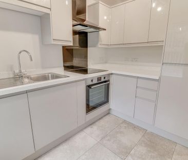 2 bedroom terraced house to rent - Photo 4