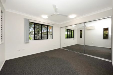 Style, Space & Simplicity - Photo 2