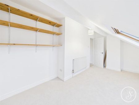 4 bedroom terraced house to rent - Photo 5