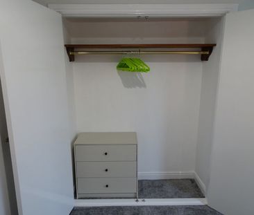 1 Bed Flat, Richmond Grove, M13 - Photo 2