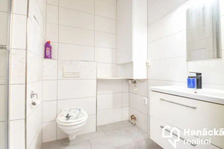 Pronájem bytu 2+kk ul. Jeremenkova, Olomouc - Fotografie 4