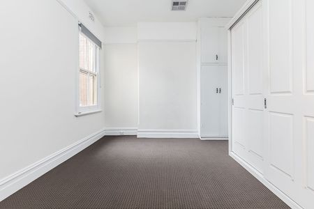 Classic freestanding house in a great inner west location - Photo 2