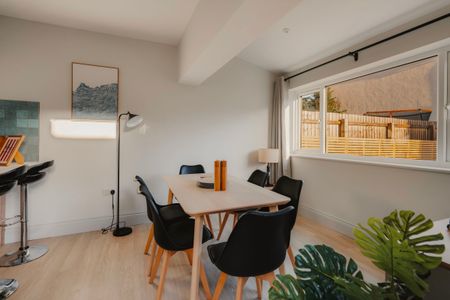 5 Bedroom Home – Medium Let - Photo 5