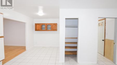 278 Selby Rd [Available Now] - Photo 5