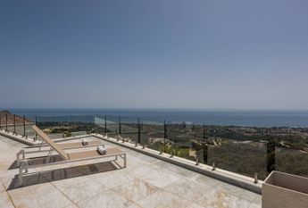 Luxury Villa for rent in Marbella Del Este, Andalusia
