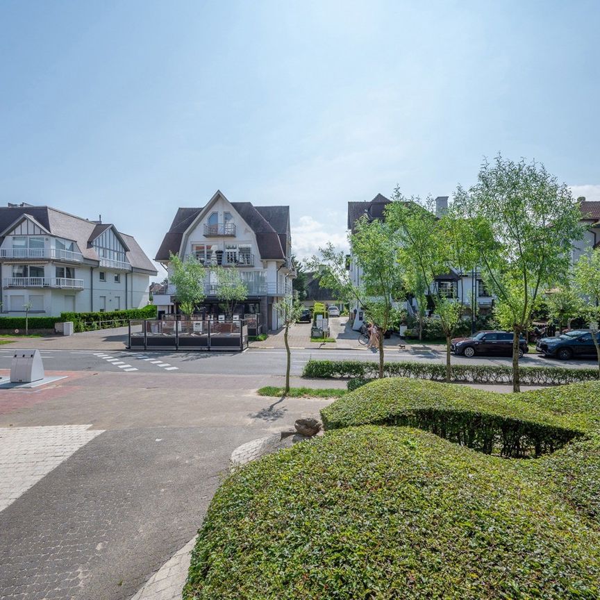 Ongemeubeld, hoekappartement nabij het Albertplein - Photo 1