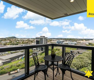 Fully Furnished 11th-Floor Apartment in Ellerslie - Views, Gym & Wa... - Photo 3