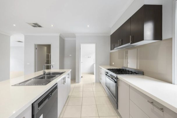 Modern Comfort and Family Appeal in Werribee - Photo 1