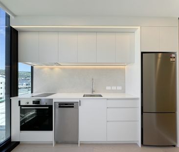 Welcome to apartment 607 in Hyde Lane. - Photo 6