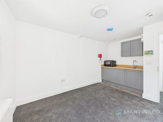 Studio to rent - Photo 1