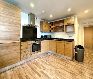 2 bedroom flat to rent - Photo 2