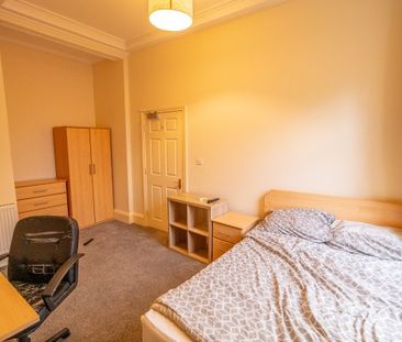 Room 2, 32 Lord Mayor's Walk - Photo 4