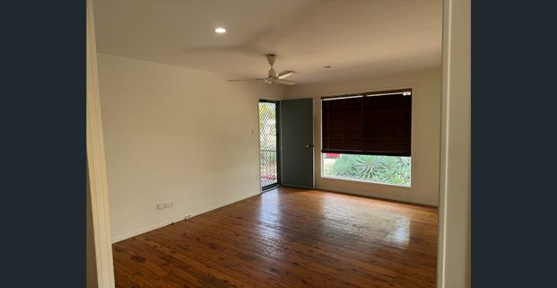 4 Bedroom Spacious Family Home with Large Backyard Deck - Photo 1