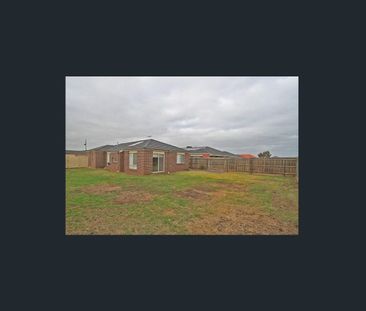 7 Light Fingers Street, Kurunjang, Vic 3337 - Photo 3