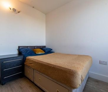 4 bedroom flat share to rent - Photo 2