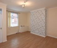 2 bed House - Mid Terrace for Rent - Photo 2