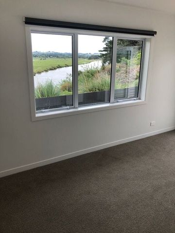 Family home with a breathtaking view - Photo 5