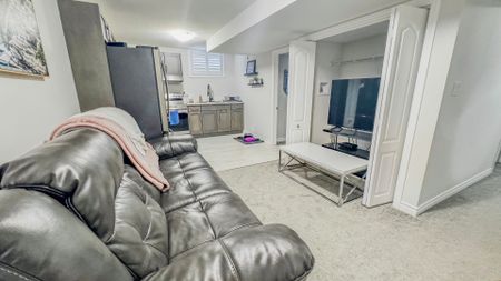 For Lease - 3 Oxford Terrace, St. Thomas, Ontario - Photo 2