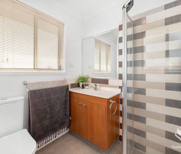 Renovated, Stand-alone townhouse - Photo 5