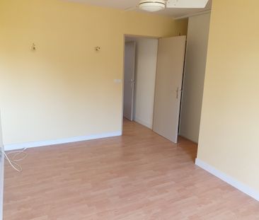 Location Appartement 3 pièces 66m² MARSEILLE 8ème - Photo 5