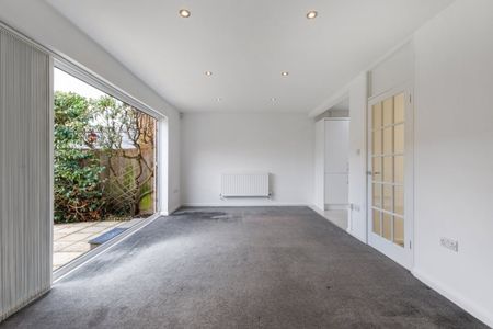 3 bedroom end of terrace house to rent - Photo 5