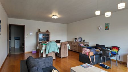 Instapklaar appartement met twee slaapkamers en parkeerplaats inbegrepen! - Foto 3