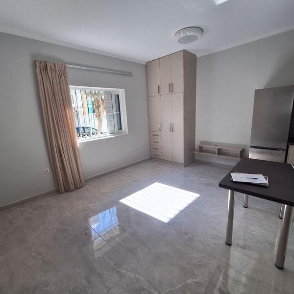 Studio/Γκαρσονιέρα για ενοικίαση Παντοκράτορος - Αρχαίο Ωδείο (Πάτρα) - Photo 1