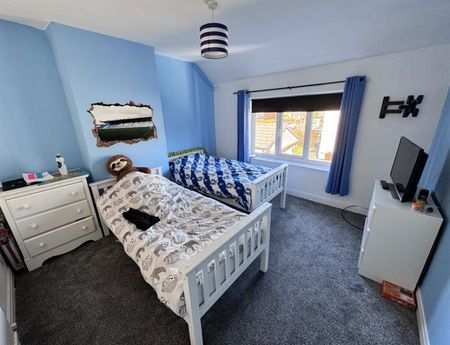 3 Bedroom Semi Detached Available Arranging tenancy - Photo 5