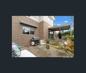 Stylish Family Living in the Heart of Carrum Downs - Photo 5