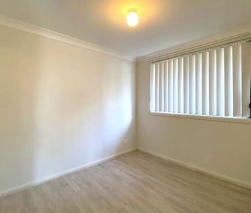 Beautiful Flat with off Street Parking&excl; - Photo 1