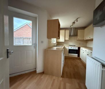 3 bedroom semi-detached house to rent - Photo 5