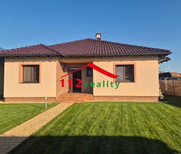 Na prenájom 4 izbový bungalov, garáž, plus 3 parkovacie miesta, ide... – Fotografia 1