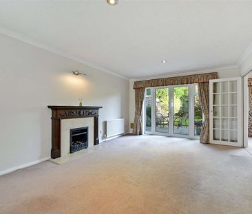A beautifully presented four bedroom detached home, located in the ... - Photo 1