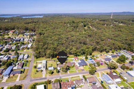 SINGLE LEVEL & NEAT AS A PIN - Photo 5