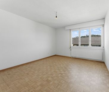 Grosszügige 4.5-Zimmerwohnung mit Balkon an zentraler Lage - Photo 1