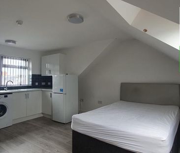 Studio to rent - Photo 6