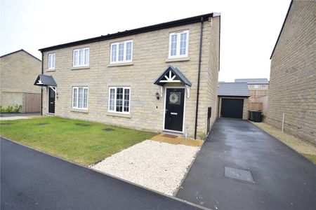 4, Ramble Crescent, Micklefield, Leeds, West Yorkshire, LS25 4FW - Photo 4