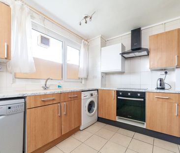 Room in a Shared Flat, Gosport House, SW15 - Photo 5