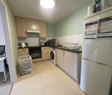 2 bedroom apartment to rent - Photo 6